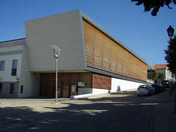 Exposición Nuevos fondos , 2012. El Palacio de los Serrano