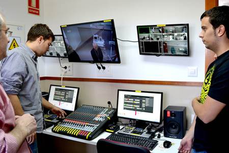 Practicas reales desde el principio de la carrera