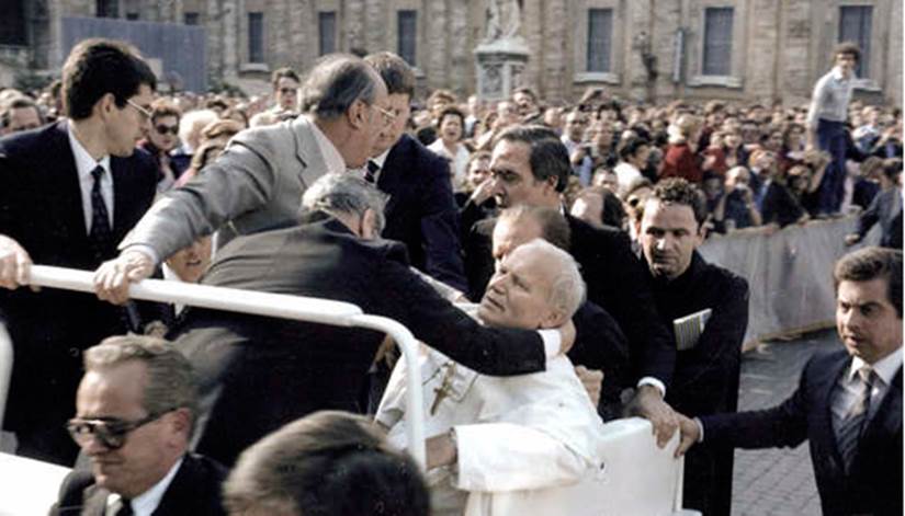 Bendicen la estatua de Juan Pablo II