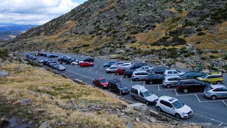 Aparcar en la Plataforma de Gredos deja de ser gratuito
