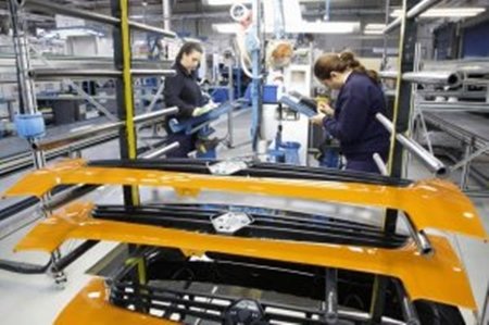 Plastic Omnium renueva sus productos en Arévalo