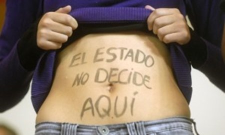 Ávila defiende el derecho al aborto