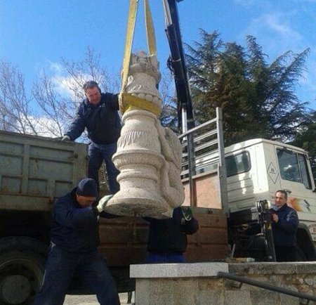 Diez años después reaparecen dos leones...