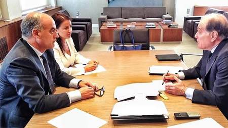 UPyD y IU de Ávila piden echar a Acebes de la organización del V centenario de Santa Teresa