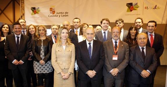 IU exigirá la relación de gastos por los viajes ‘turísticos’