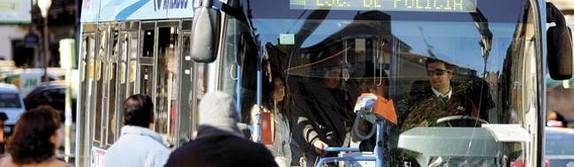 IU quiere sensibilizar a los escolares para que usen el transporte publico