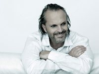 Miguel Bosé , ‘amo’