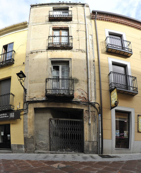 Total abandono en Vallespín número 20