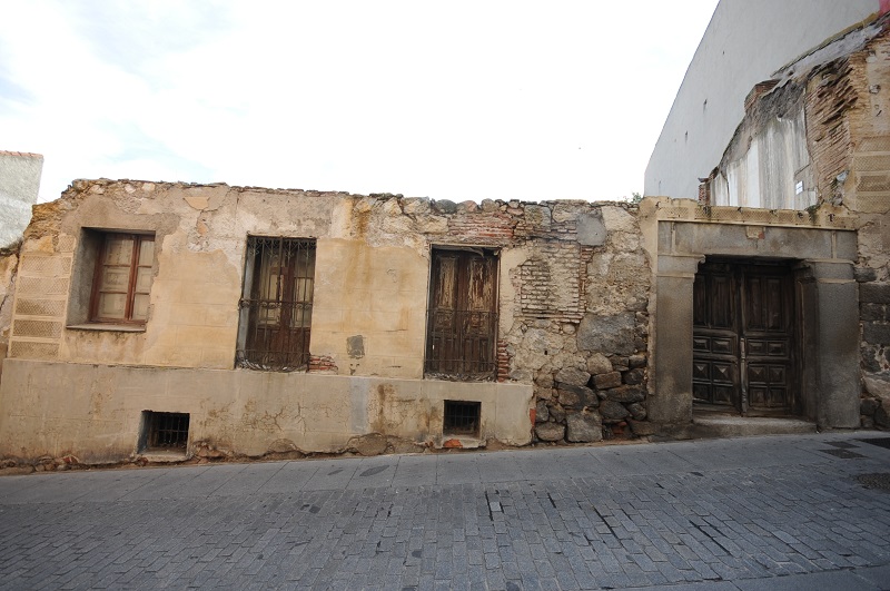 Aspecto de abandono en la calle Ramón y Cajal