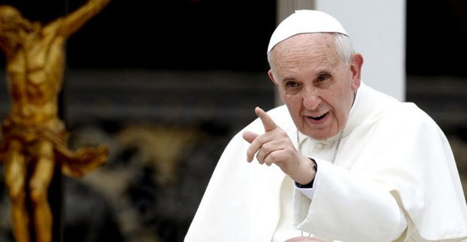 El Papa no viene a Ávila... ¿Y ahora, qué hacemos con las sillas?