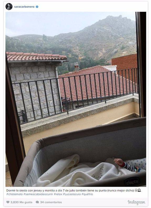 Iker Casillas y Sara Carbonero con sus hijos en Navalacruz