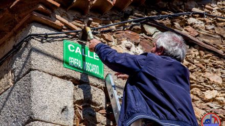Sustituyen los nombres de siete calles dedicadas a militares del franquismo en San Miguel de Serrezuela
