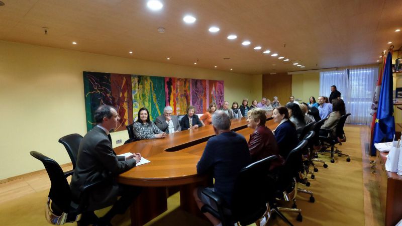 El secretario general de la Consejería de la Presidencia recibe al grupo de argentinos que participa en el Programa ‘Siente Castilla y León'