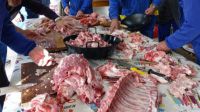 Junta sanciona con 3.600 euros a una asociación de Ávila por no respetar la norma en una matanza tradicional del cerdo