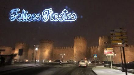 El temporal de nieve paraliza Ávila