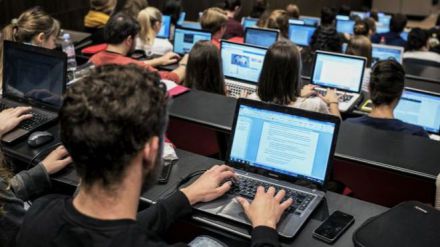 Un total de 752 centros educativos de Castilla y León está certificado en la excelencia TIC