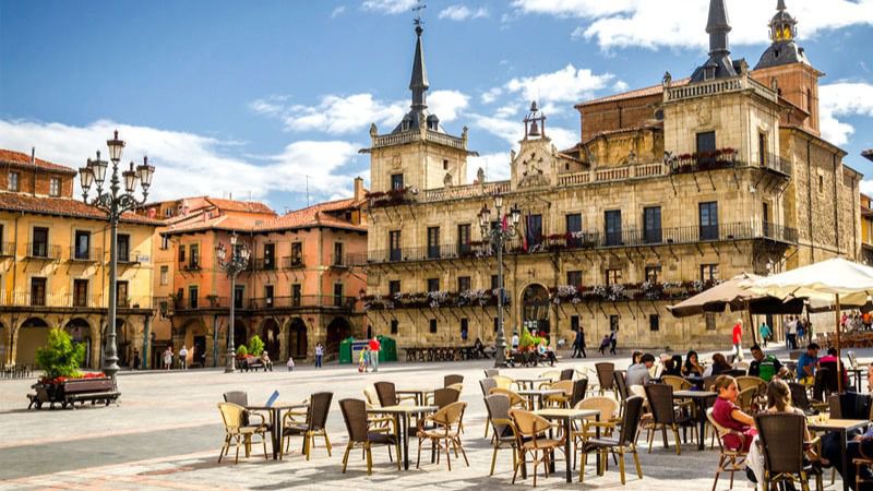 La Junta promociona la oferta de turismo urbano a través de medios internacionales especializados de 16 países