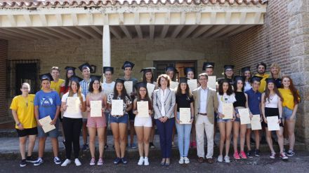 Educación e Iberdrola entregan los diplomas a los 20 a los estudiantes del curso de inmersión lingüística en inglés