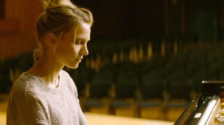 Four hands (Cuatro manos)