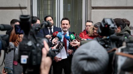 Bal pide a los barones socialistas que 'echen atrás los pactos de Sánchez' con ERC y el PNV