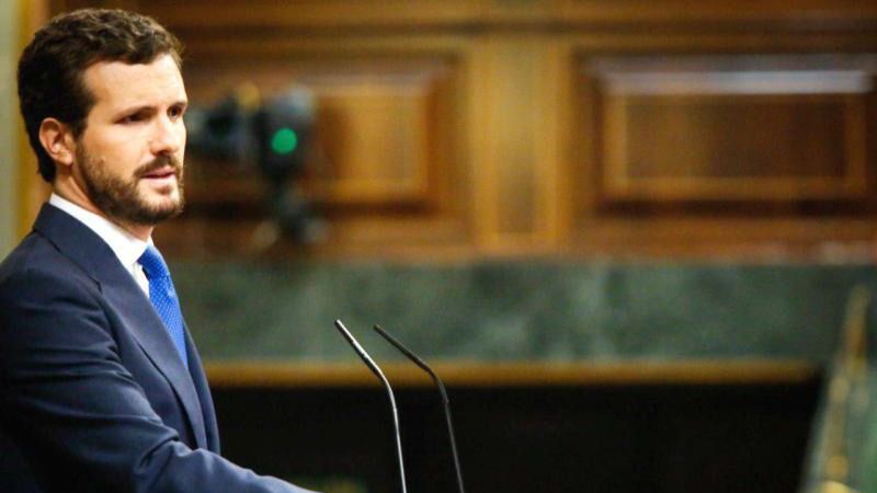 Casado acusa a Sánchez de 'mantenerse en el Gobierno al precio de cambiar el régimen”