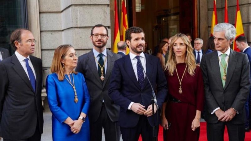 Casado pide que Sánchez critique las 'graves' acusaciones de sus socios independentistas al Rey