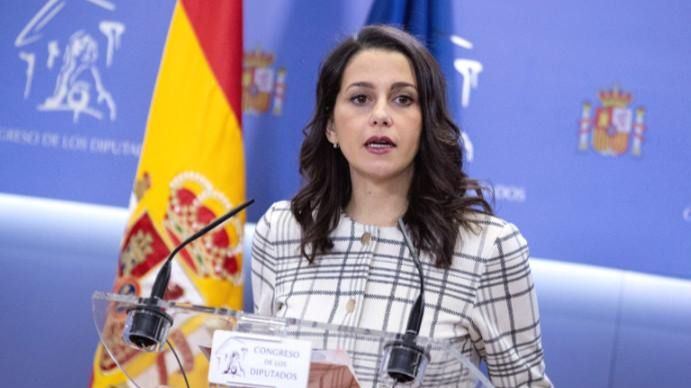 Arrimadas critica que Sánchez no tenga 'decencia' para reunirse con los constitucionalistas catalanes