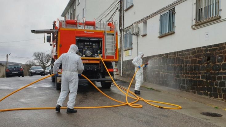 Comienzan los trabajos de desinfección de viales y mobiliario urbano en Ávila