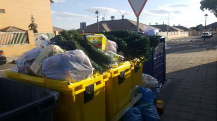 EL Ayuntamiento pide a los abulenses que depositen la basura dentro de los contenedores