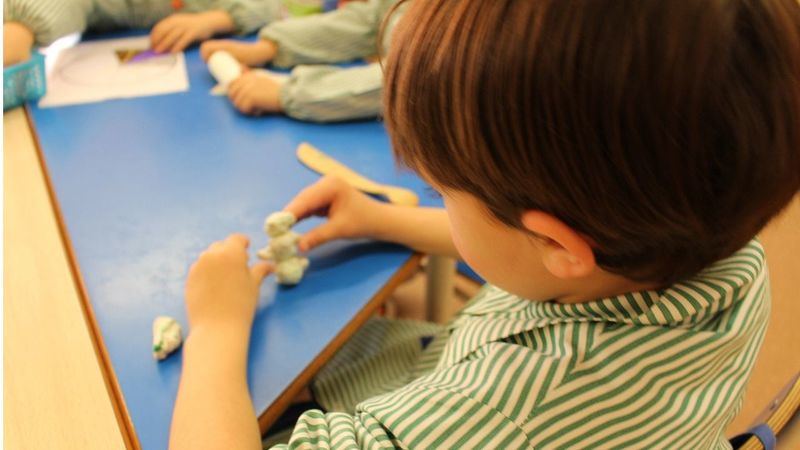 Un grupo del Colegio Sánchez-Albornboz y otro del Sagrada Familia en cuarentena