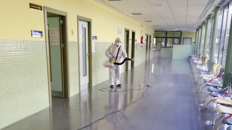 Los centros de salud del medio rural abulense tratados con viricida 'para eliminar la posible carga viral presente'