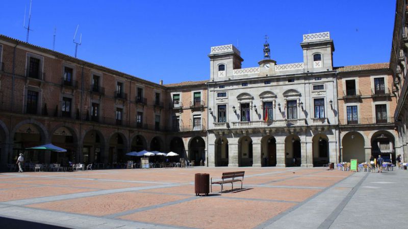 Nuevo horario de los mercados de alimentación y textil de Ávila