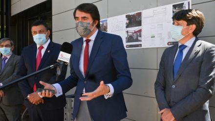 Suárez-Quiñones visita la estación de autobuses de Arenas de San Pedro