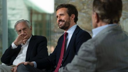 Casado en Ávila: "A nosotros no nos presiona nadie, sólo la Ley, la Constitución y los españoles"