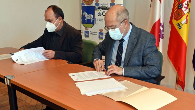 Igea firma en Cebreros el convenio para la creación del Centro de Recuperación de la Memoria Democrática y de la Transición