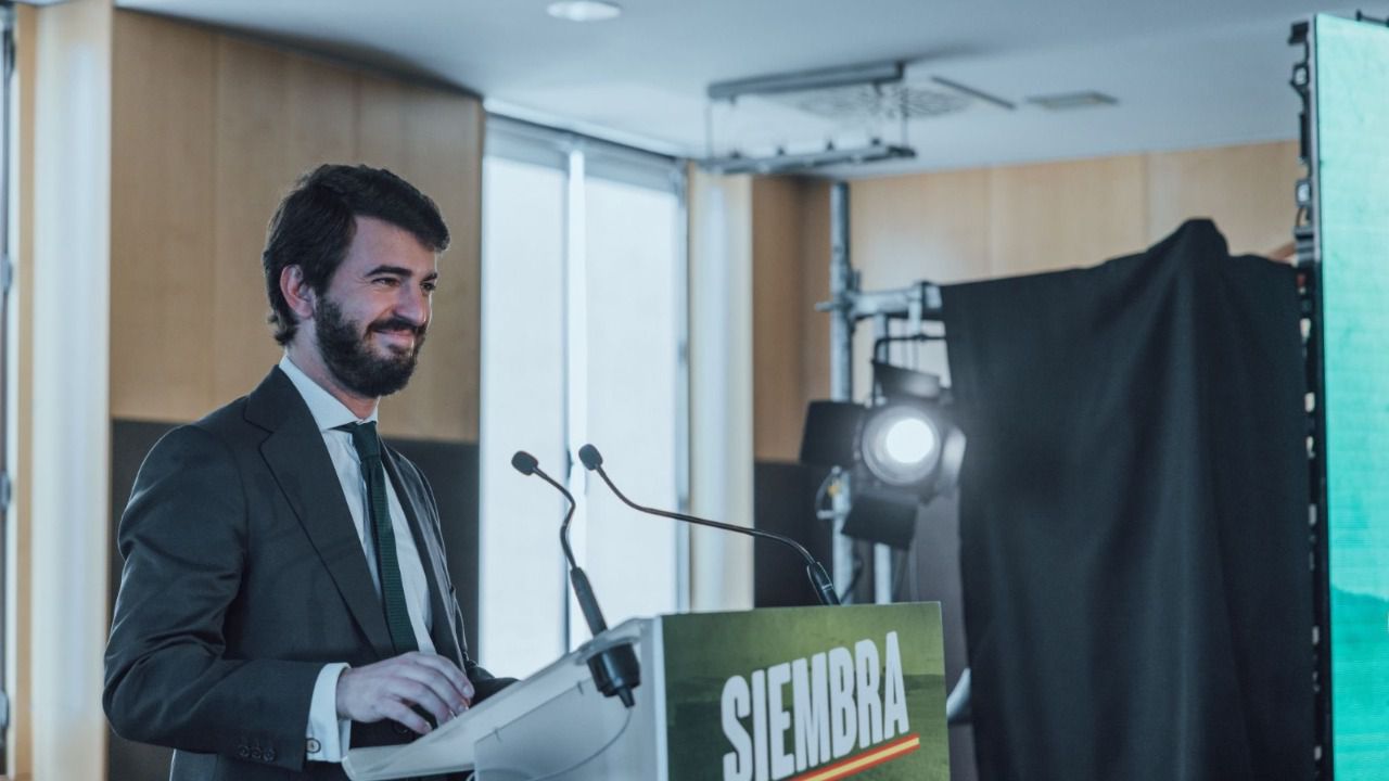 Un acuerdo 'in extremis' lleva a Vox a presidir las Cortes en Castilla y León y a asumir la Vicepresidencia