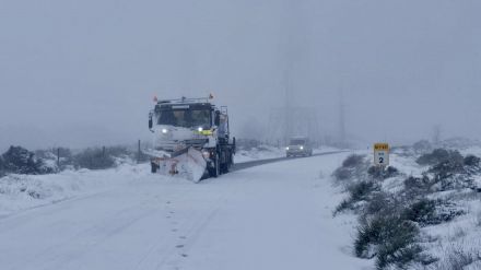 El dispositivo de vialidad invernal actúa frente a la nieve garantizando la movilidad en la provincia