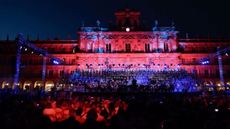 El atractivo turístico de Salamanca también en su cielo