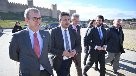 García-Gallardo impulsa en Ávila la cooperación entre administraciones a favor del empleo local