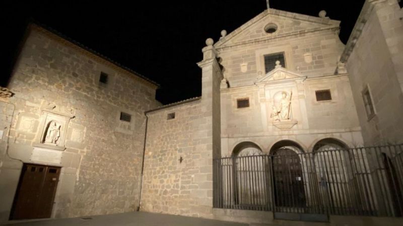 El convento de Las Madres de Ávila estrena iluminación