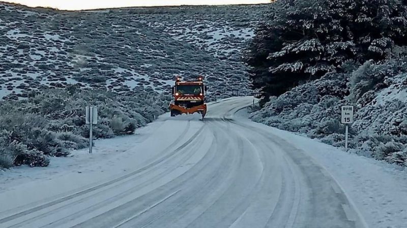 La nieve obliga a actuar en 572 km de la red provincial