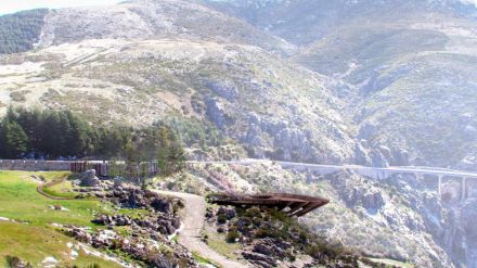 Ampliación del mirador del Puerto del Pico de Ávila con una nueva plataforma sobre el Valle del Tiétar