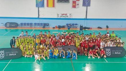 200 niños y niñas de toda Ávila disfrutan en El Tiemblo de la Fiesta del Baloncesto Provincial
