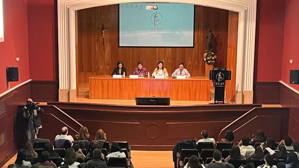 Jornadas en la UCAV abogan por la humanización en la era digital de la enfermería