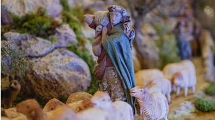 Ávila presenta su belén municipal con 200 piezas de talleres de Olot