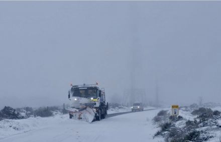 Trece quitanieves operan en Ávila por nevadas y heladas