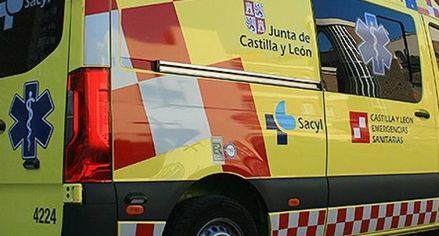 Tres personas heridas en un choque de coches en Muñana, Ávila