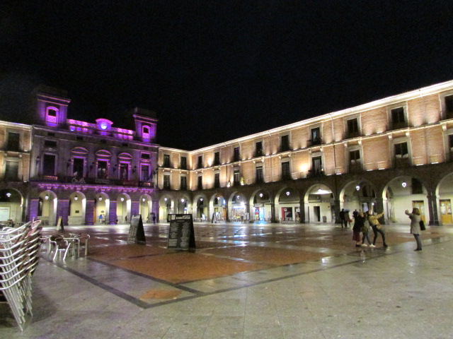¿Están suficientemente iluminados los pasos de peatones de ‪Ávila?