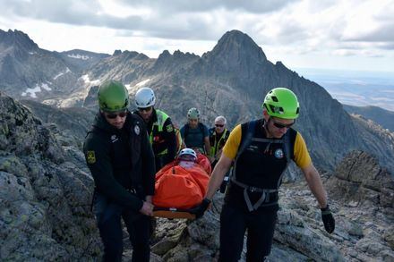 Rescatan a montañera atrapada en el Pico Almanzor de Ávila