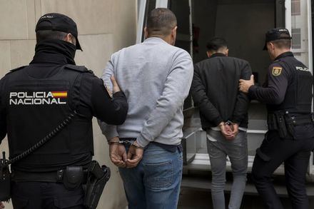 Detenidos por vandalizar una casa de turismo en Ávila durante una pelea